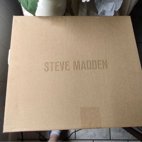 Steve Madden Women's Taupe Suede Over-the-Knee Boots. "Blyss" Size 7 - Picture 10 of 11